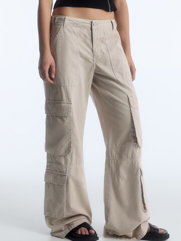 Pull&Bear Wide leg Cargojeans in Beige: voorkant