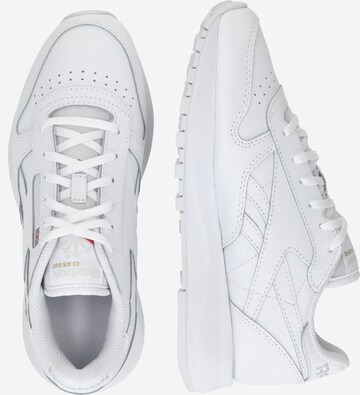 Sneaker low 'CLASSIC' de la Reebok pe alb