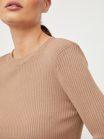 Vila Petite Knit dress 'Helli' in Brown