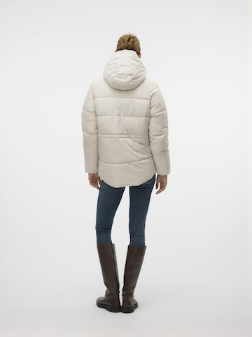 VERO MODA Зимняя куртка 'DIANA' в Белый