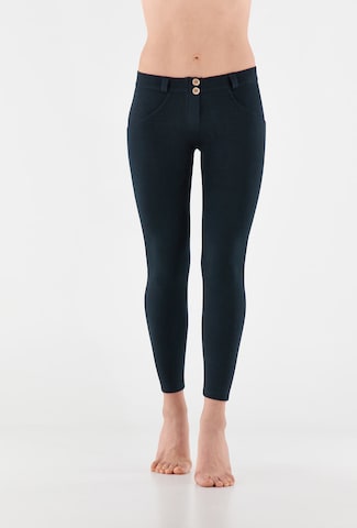 Freddy Skinny Leggings in Black: front
