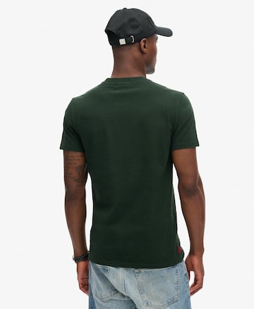 Tricou 'Essential' de la Superdry pe verde