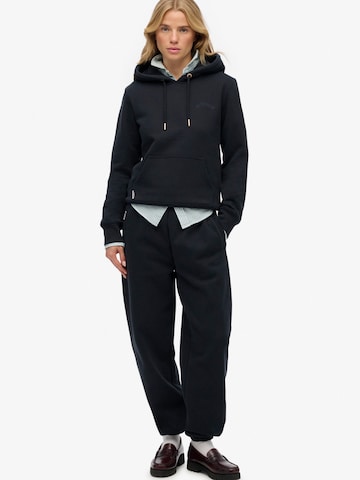 Superdry Zúžený strih Nohavice 'ESSENTIAL' - Čierna