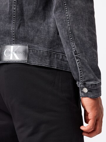 Calvin Klein Jeans Overgangsjakke i blå