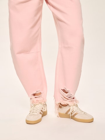 Kamila Šikl Свободный крой Джинсы в Ярко-розовый