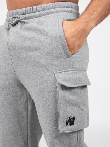 Tapered Pantaloni cargo 'Hudson' di Gorilla Wear in grigio