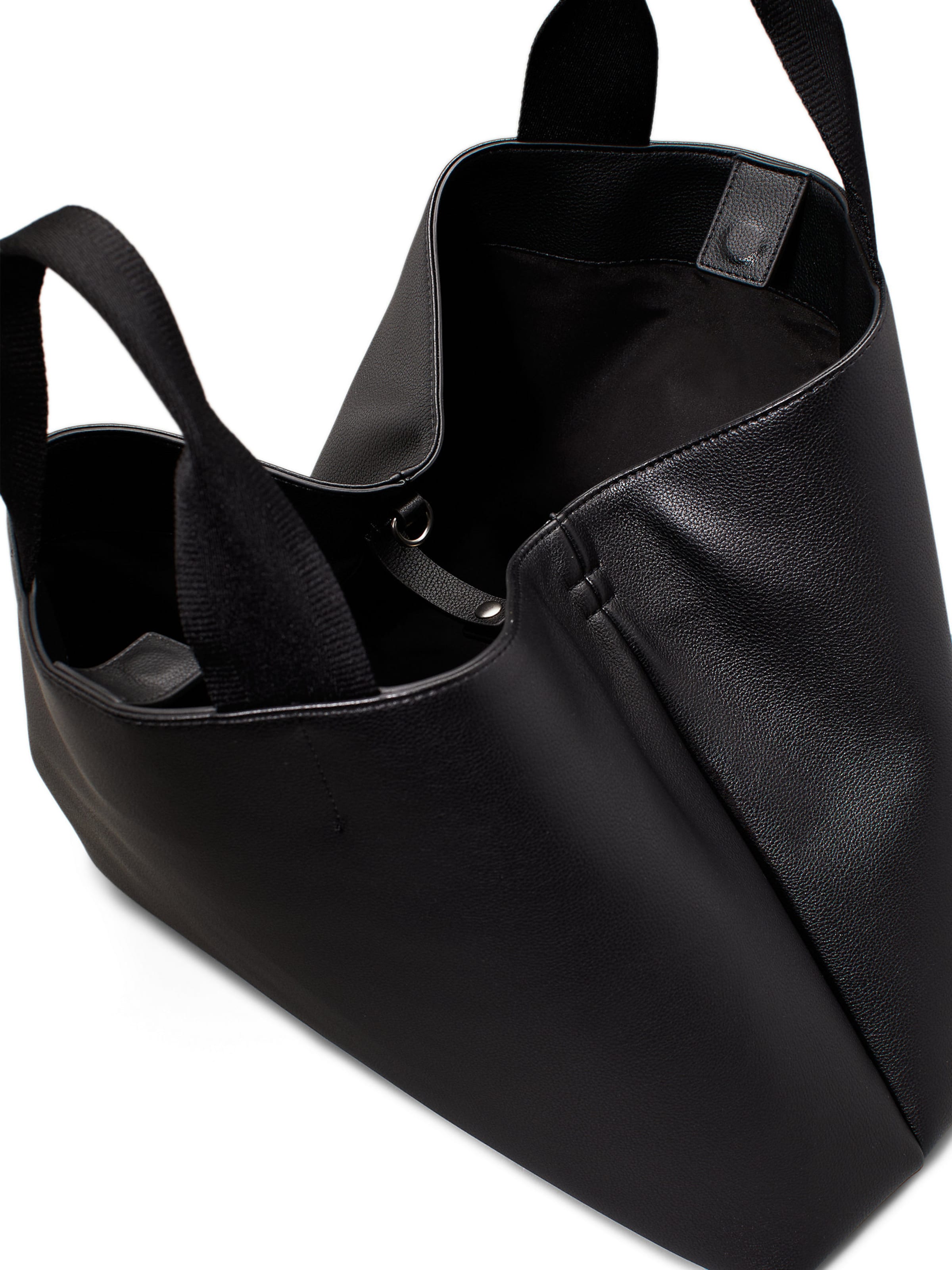 Calvin Klein Shopper in Schwarz
