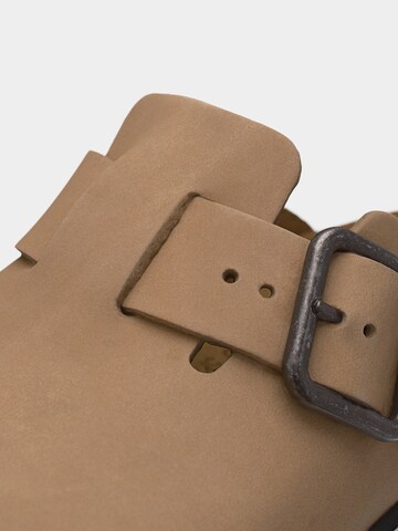 Saboţi 'Boston' de la BIRKENSTOCK pe bej