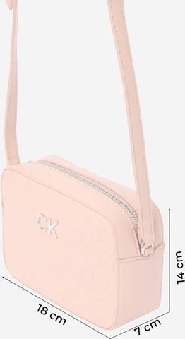 Calvin Klein Taška přes rameno – pink