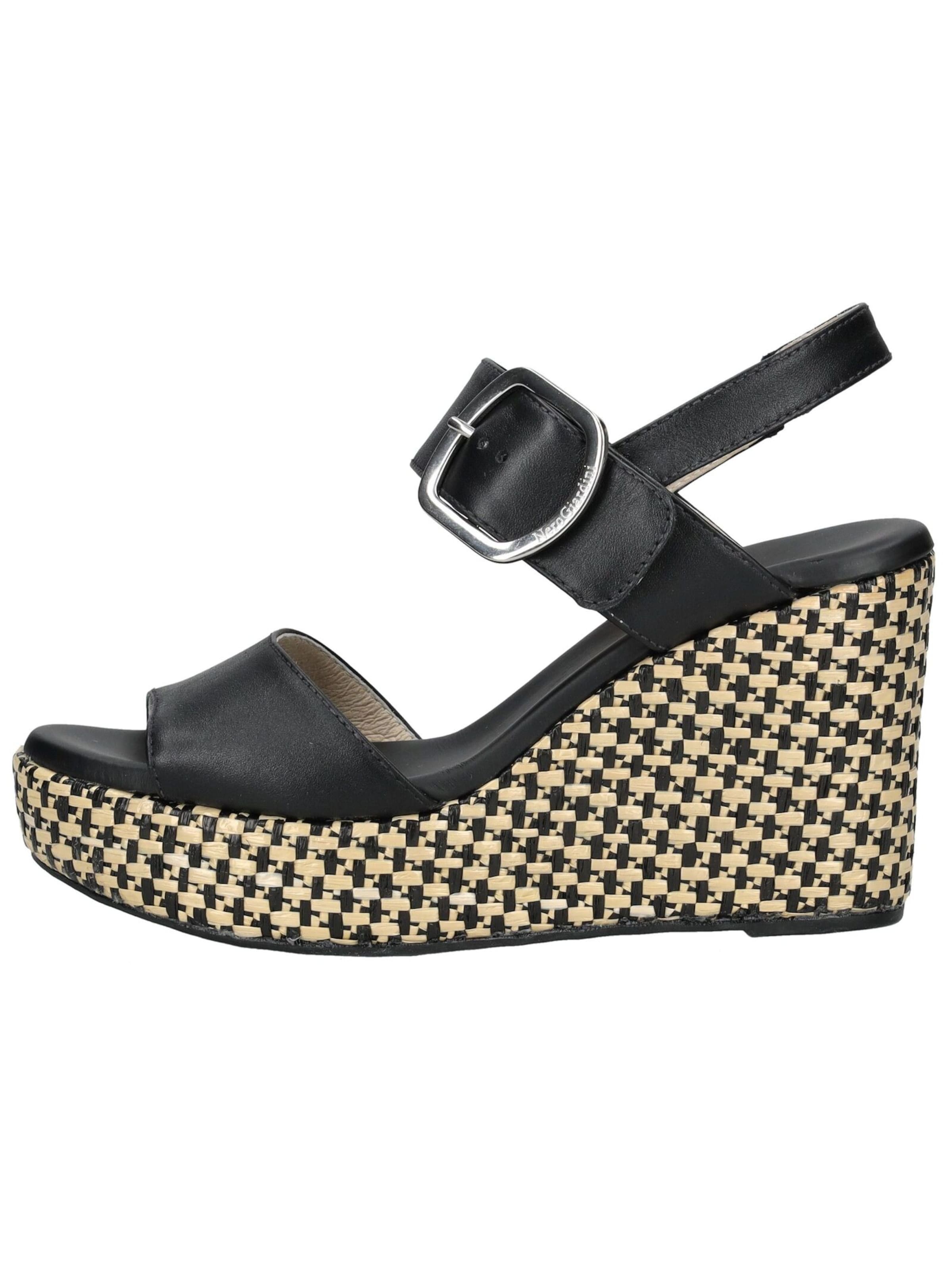 Sandalo di Nero Giardini in nero