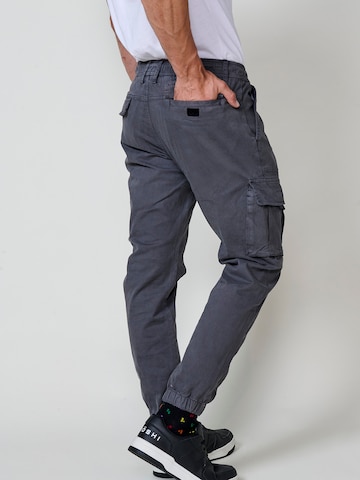 KOROSHI Tapered Cargobroek in Grijs