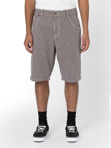 DICKIES Regular Shorts 'Hickory' in Braun: Vorderseite
