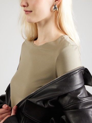 Tricou 'PCSIRENE' de la PIECES pe verde