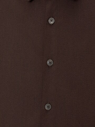 Pull&Bear Comfort fit Overhemd in Bruin