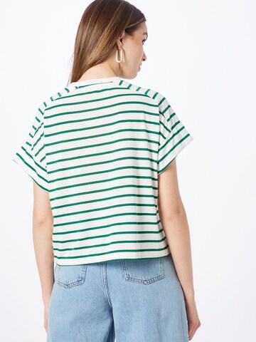 Tricou de la Koton pe verde