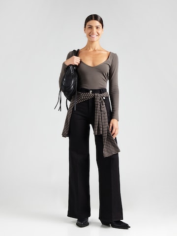 ABOUT YOU Majica 'Celina' | siva barva