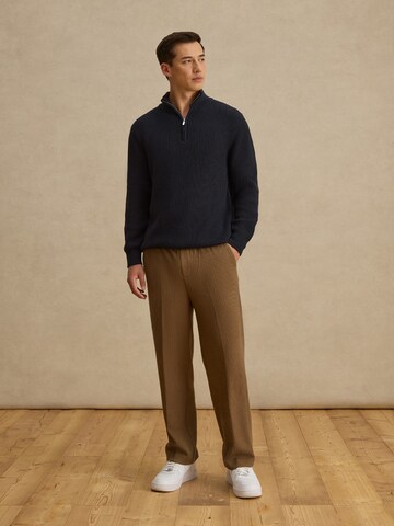DAN FOX APPAREL Свитер 'Leart' в Синий