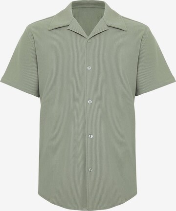 Trendyol Regular fit Риза в зелено: отпред