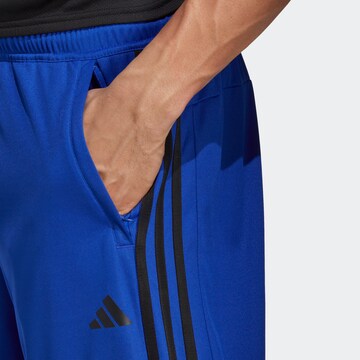 ADIDAS PERFORMANCEregular Sportske hlače 'Train Essentials' - plava boja