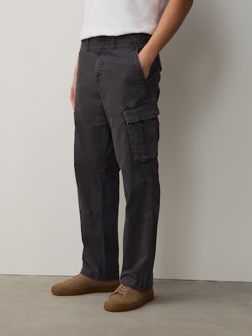 Loosefit Pantalon cargo Next en gris : devant