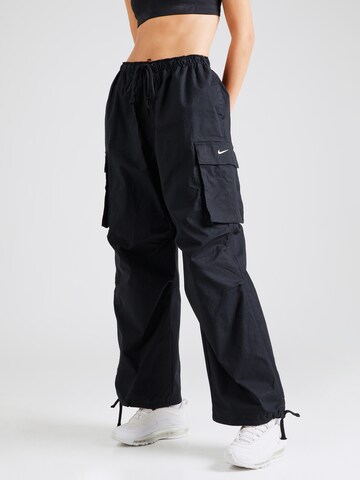 Nike Sportswear Loose fit Cargo trousers in Black: front