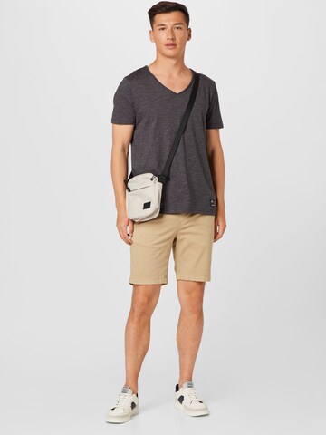 Urban Classics Regular Shorts in Beige