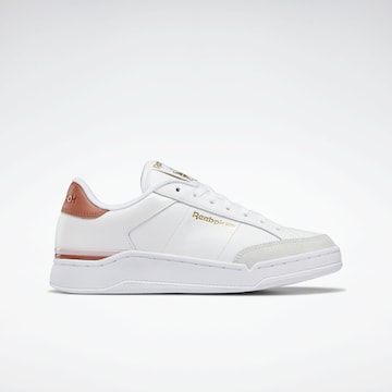 Sneaker low de la Reebok pe alb