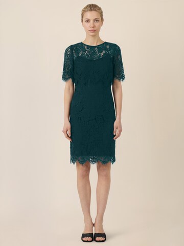 APART Kleid in Grün: Vorderseite