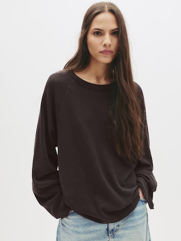 Pull&Bear Тениска в сиво: отпред