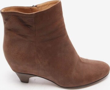 Maison Martin Margiela Dress Boots in 40 in Brown: front