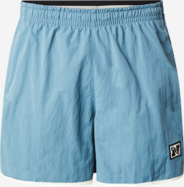 NIKE Regular Sportshorts 'HERITAGE' in Blau: Vorderseite