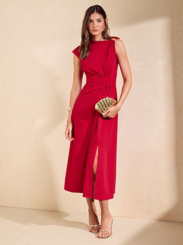 Friends Like These - Vestido en rojo