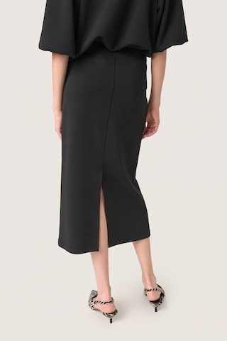SOAKED IN LUXURY Rok 'Magana Valera' in Zwart