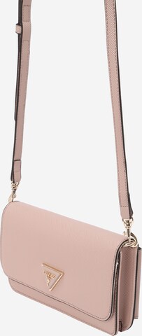 Sac à bandoulière 'NOELLE' GUESS en rose : devant