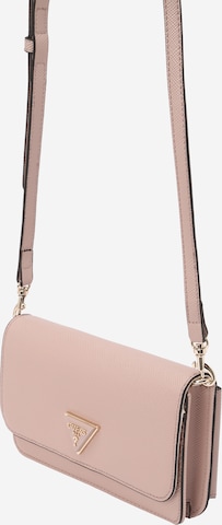 Sac à bandoulière 'NOELLE' GUESS en rose : devant