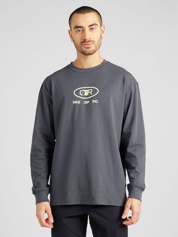 T-Shirt Nike Sportswear en gris : devant