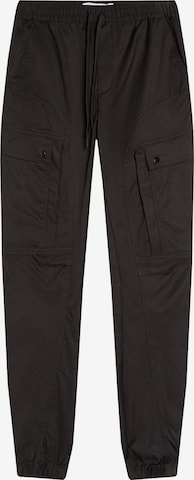 Bershka Tapered Cargobyxa i svart: framsida