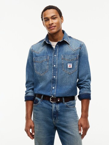 Coupe regular Chemise Tommy Jeans en bleu : devant