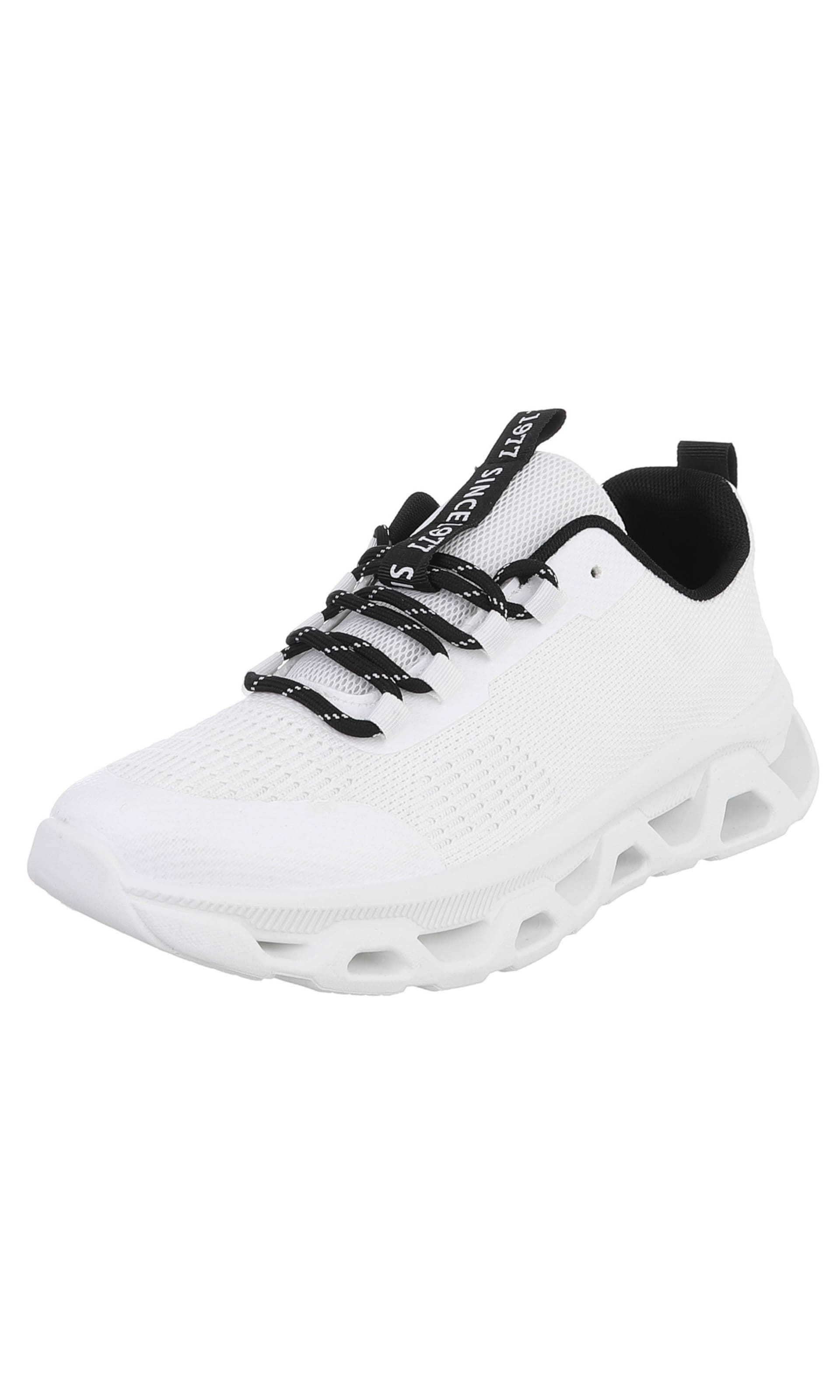 CoolWalk Sneakers in 40 in White, Item view