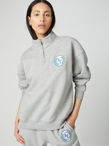 Sweat-shirt 'Mala' ABOUT YOU Limited en gris : devant