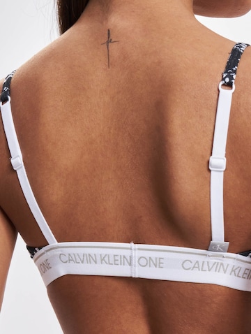 Calvin Klein Underwear Štandardný strih Podprsenka - Čierna