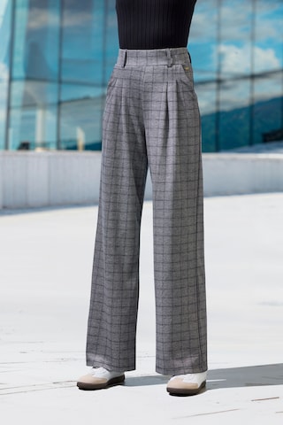 LASCANA - Loosefit Pantalón plisado en gris