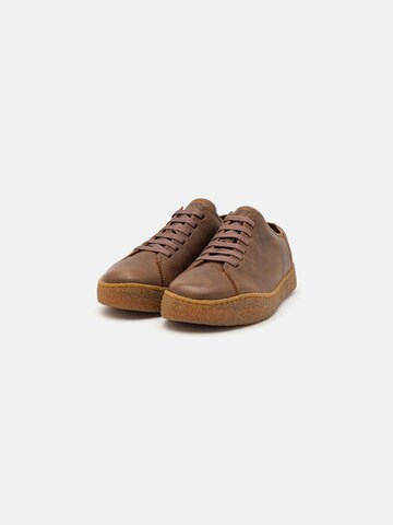 Baskets basses CAMPER en marron
