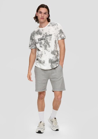 QS Regular Shorts in Grau
