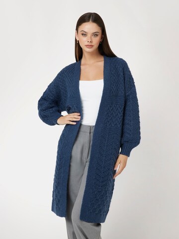 GUESS Knit Cardigan in Blue: front