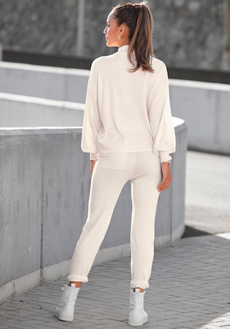 LASCANA - Tapered Pantalón en blanco