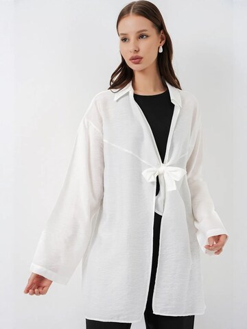 Kimono di Bigdart in bianco: frontale