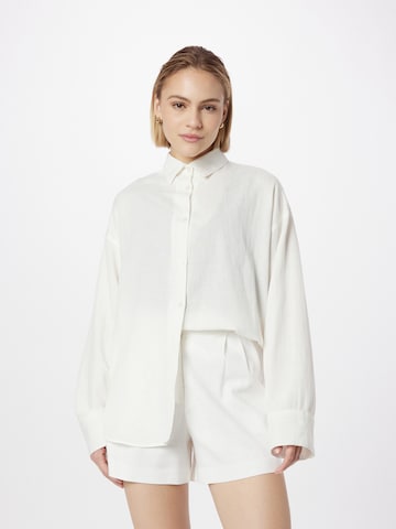 NLY by Nelly - Blusa 'Easy Breeze' en blanco: frente