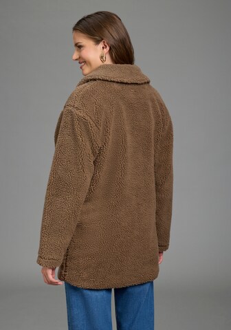 LAURA SCOTT Winter Coat in Brown