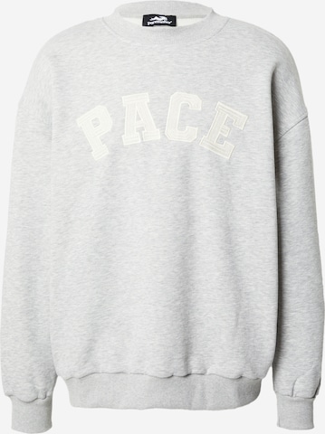 Pacemaker Sweatshirt 'Karim' in Grijs: voorkant